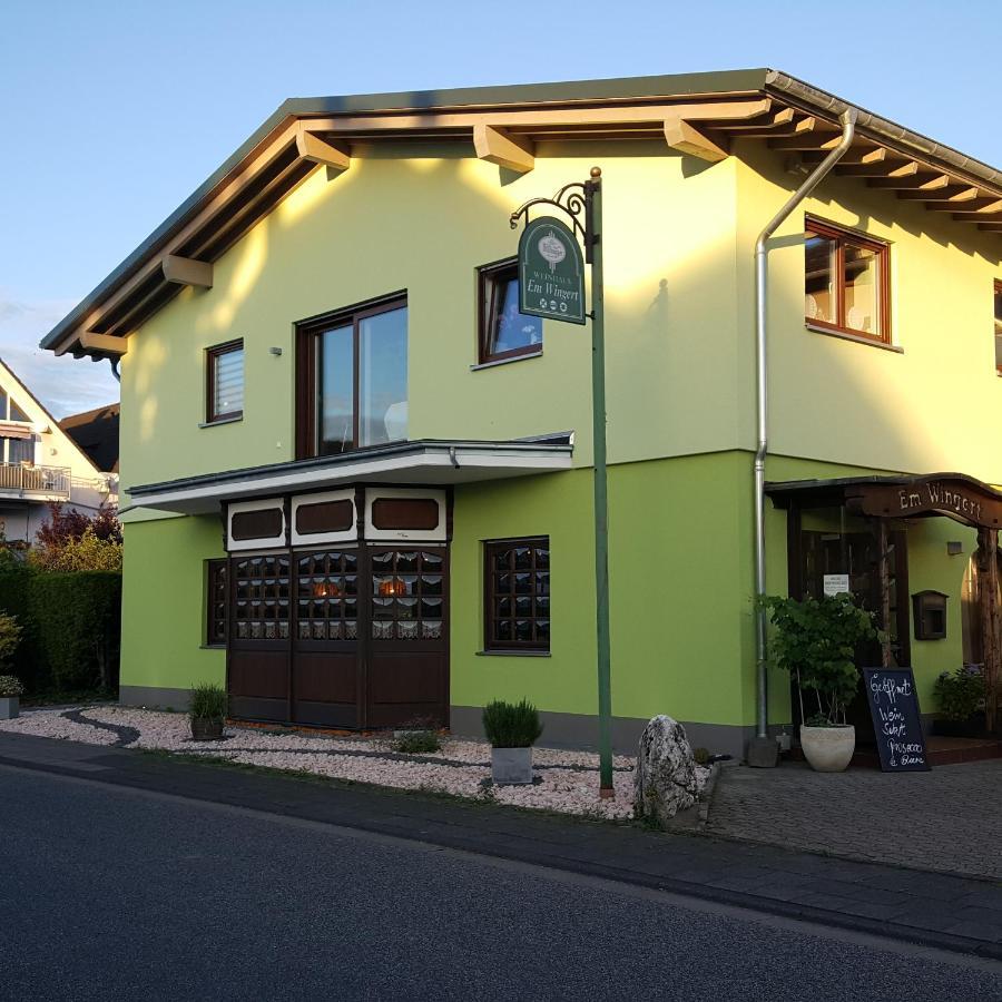 مبيت وإفطار Rheinbrohl Weinhaus Em Wingert المظهر الخارجي الصورة